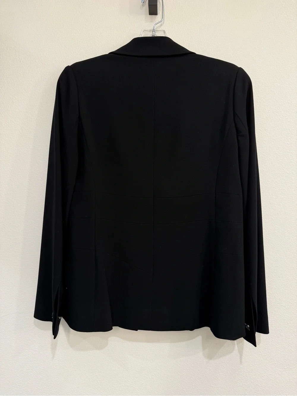 Stunning vintage CHANEL Black Tailored Women's blazer and skirt suit set